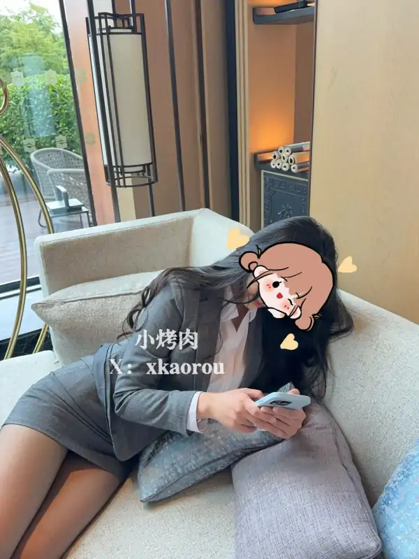 极品白虎网红小烤肉订阅视图合集 [34P+26V/1.56G]