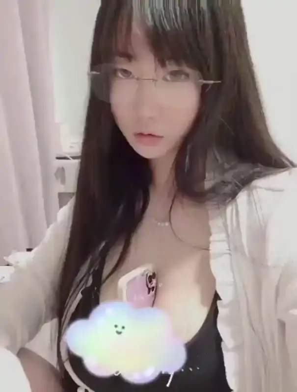 巨胸网红卡比喵作品合集 [42V/1.49G]