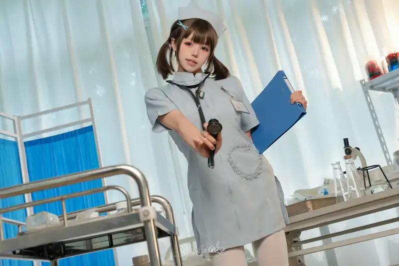 极品网红黏黏团子兔(Yiko湿润兔)八月订阅三套合集 [241P+3V/1.41G]