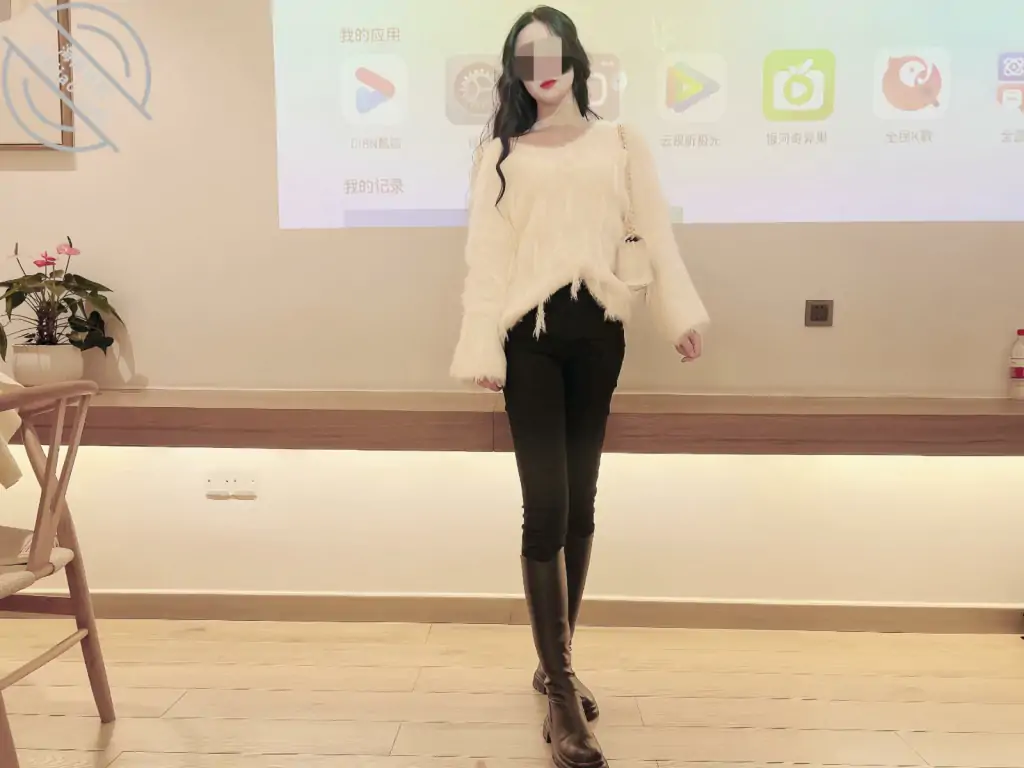 海角社区会喷水的亲姐姐作品合集 [14G]