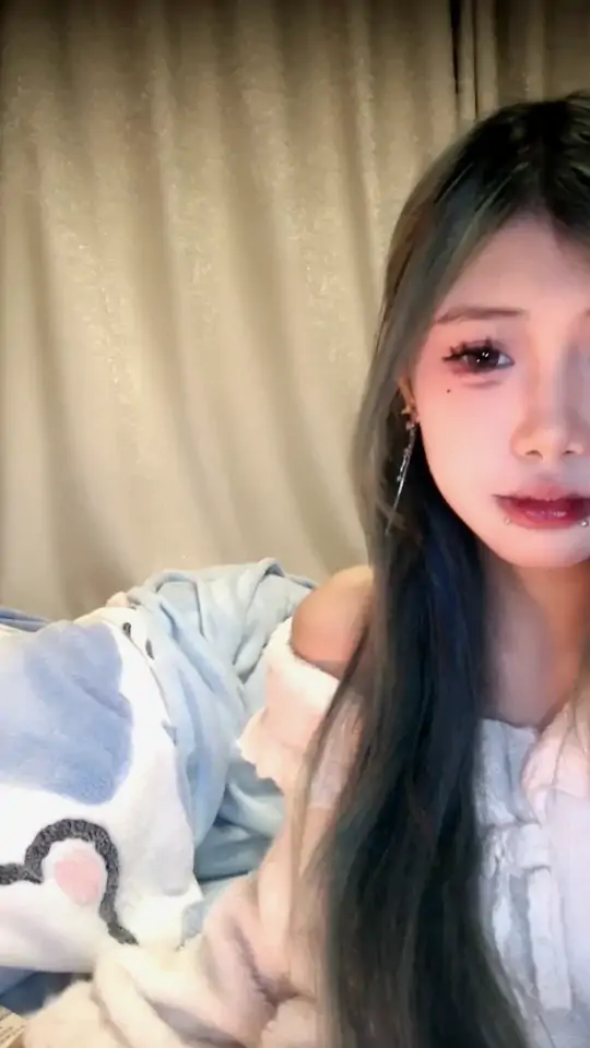 无敌小馨直播合集 [5v/3.27G]