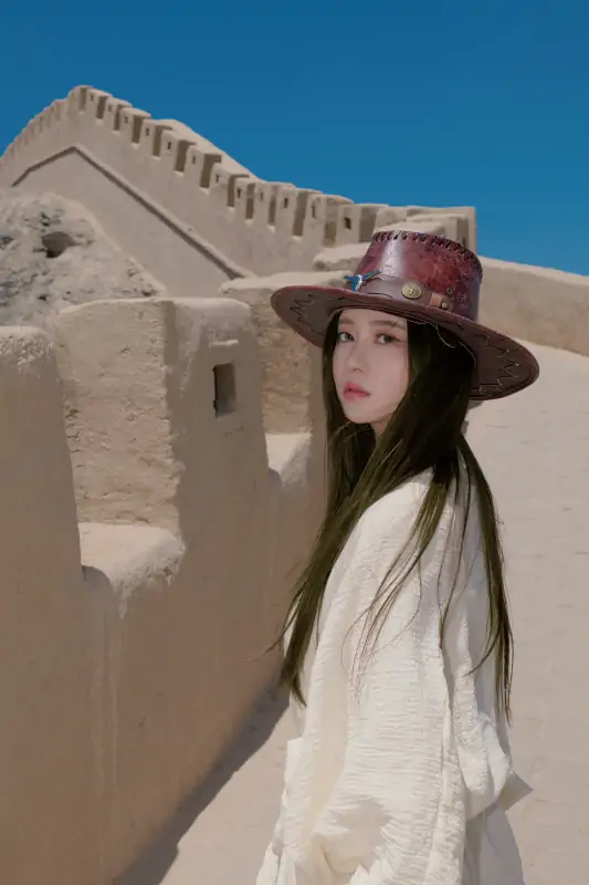 年年 – 新作 4套 Cos [25元旦+情人节+城+飞天] [2.03G]