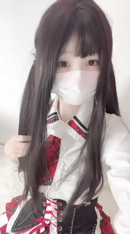 小池理奈 (奈奈) – 新作 11分钟 金主1-1 Cos公孙离祈雪灵祝 [1V/798MB]