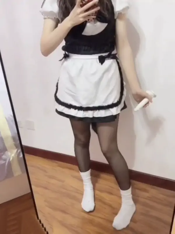 小晗酱 – 新作 11分钟 Cos女仆肉丝 [34P+2V/757MB]