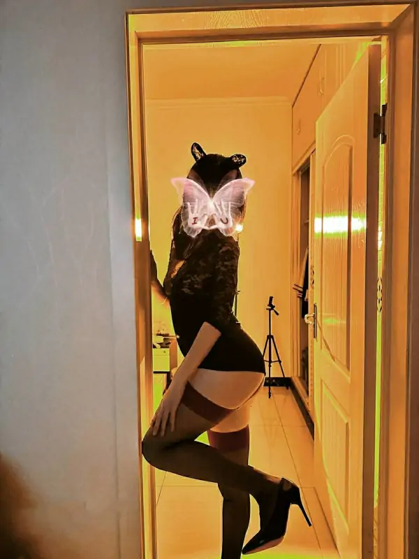 大王的小娇妻 – 02年在职舞蹈老师 付费合集 [1.47G]