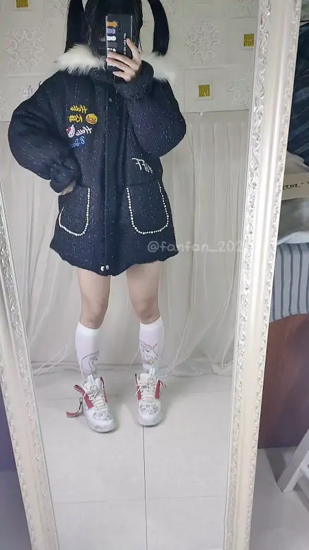 饭饭@FanFan – 新作 18分钟 订阅私拍 [4V/1.58G]