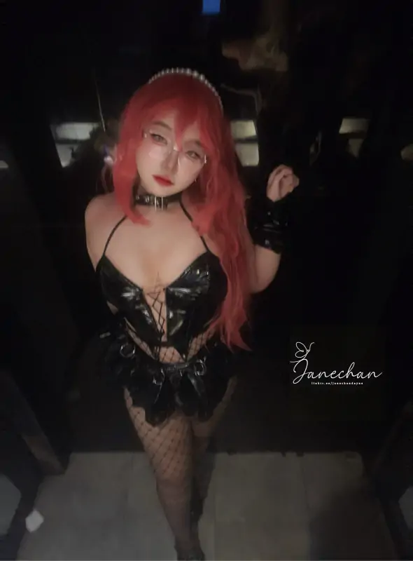 Nyan_Chan – 新作 Of订阅更新 29分钟 [292P+4V/4.01G]