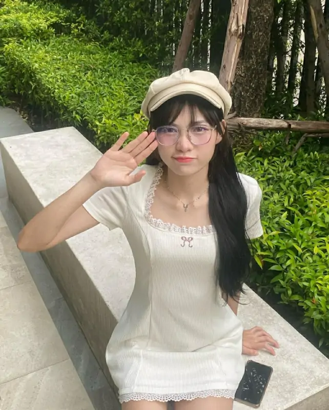 FFhblue – 私拍视图 [21P+25V/1.15G]