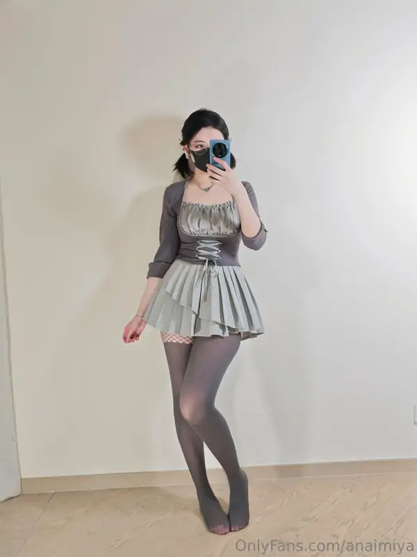 奶咪 – OF作品最全大合集 [292G]