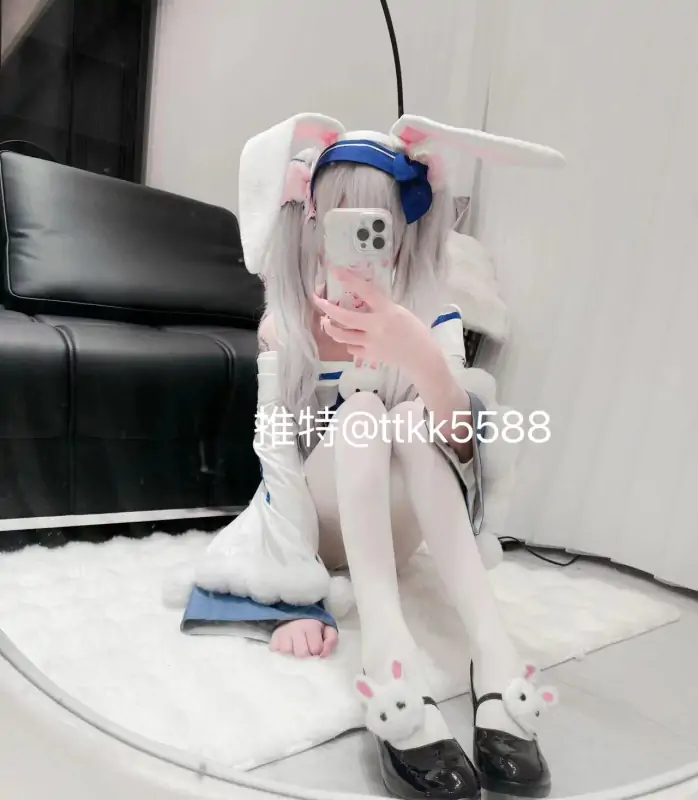 柚柚@ttkk588 – [188门槛] 14分钟 [白袜JK制服+西施游龙清影] [6P+2V/964MB]