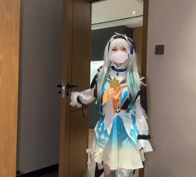 小欣奈 – 新增 36分钟 流萤cos [1V/597MB]