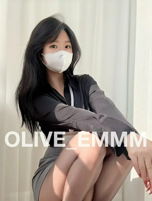olive – 新作 8分钟 Cos小秘书 [29P+1V/249MB]