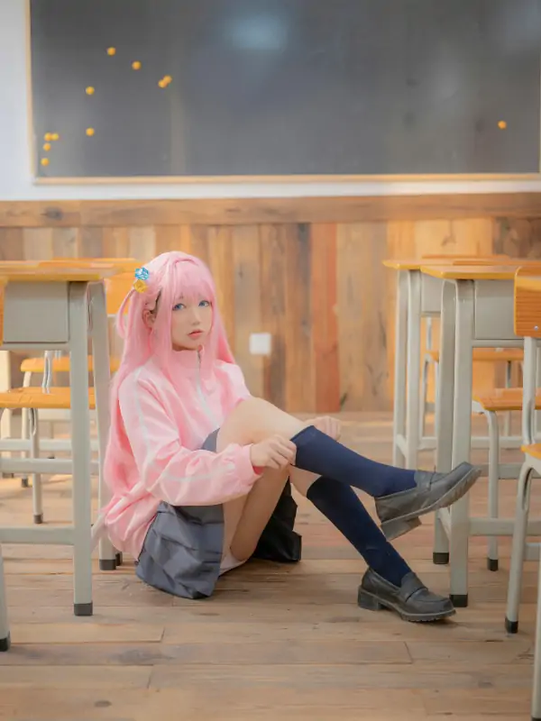 高质量coser Nagisa魔物喵四套作品合集 [311P/773M]