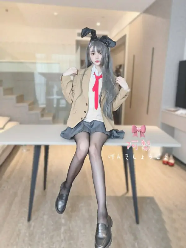 高颜值白虎网红阿梨(清梨)五月视图新作 [277P+29V/577M]