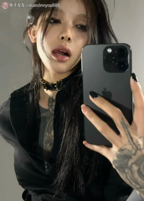 反差网红模特黄梦雪Eria0915视图作 [89P+13V/348M]