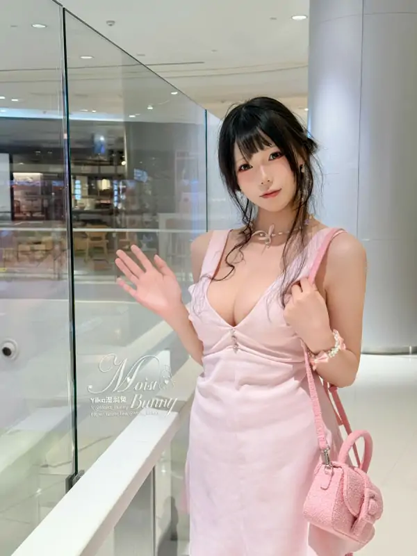 极品网红黏黏团子兔(Yiko湿润兔)四月订阅四套合集 [434P+4V/2.32G]