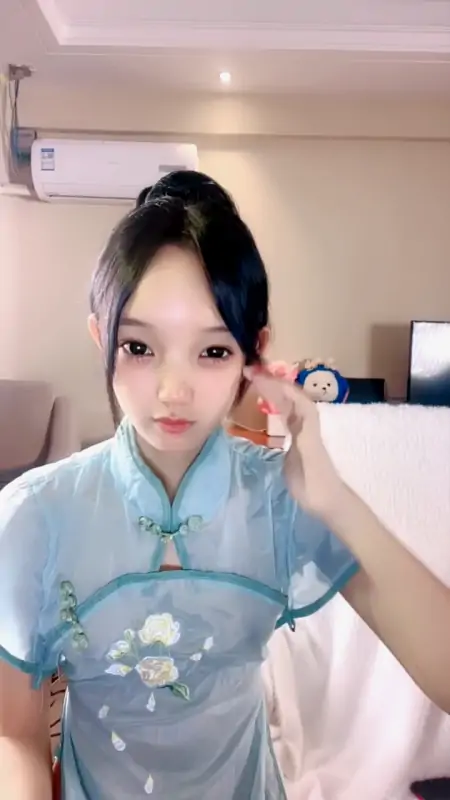 鬼鬼 – 新人学妹大胆热舞合集 [3.24GB]