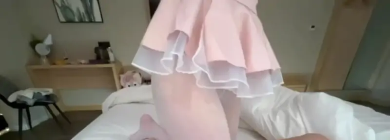 优米@Yoouumi11 – 新作 17分钟 双马尾小护士白丝 [1V/986MB]