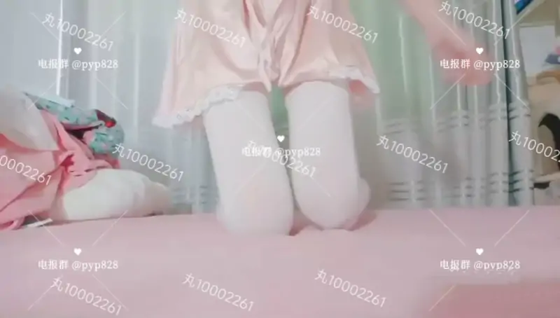 只只 – 新3更 [288门槛] 10分钟 福利订阅 [1P+2V/596MB]