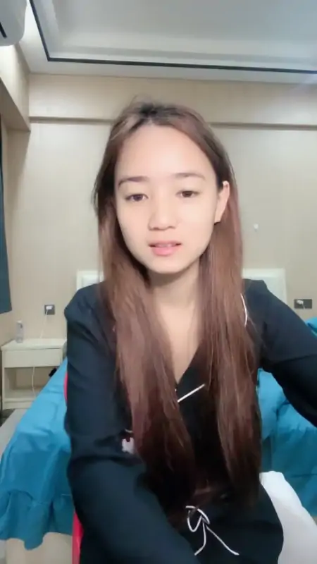 蜜臀美少女让人欲罢不能【欣欣子】[8V/3.26G]