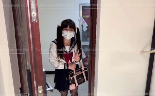 软萌兔兔酱 黑丝陪玩 [2V/1.7G]