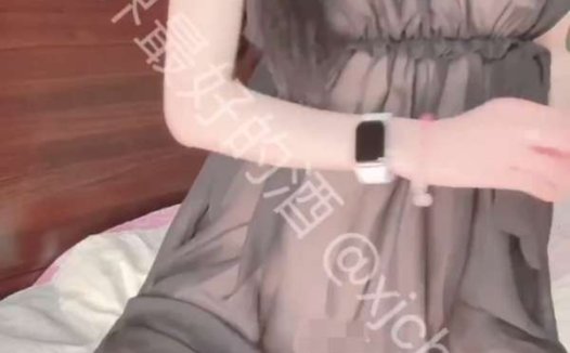 全世界最好的酒 黑色睡裙+高跟足 [2V/262M]