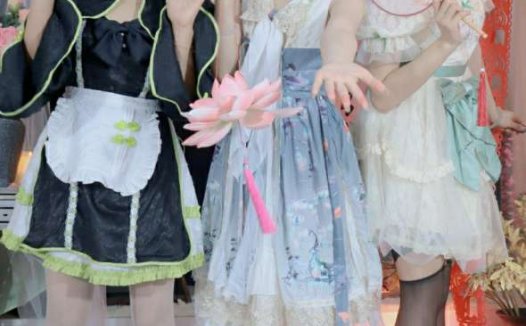 极品网红Miao喵酱小简奶糊2024合体拜年 [95P+1V/1.36G]