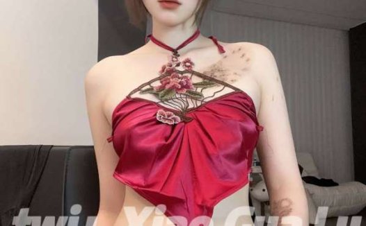 白虎网红xiaogualu(小瓜陆)视图新作与olive_emmm窗台演出 [18P+16V/607M]