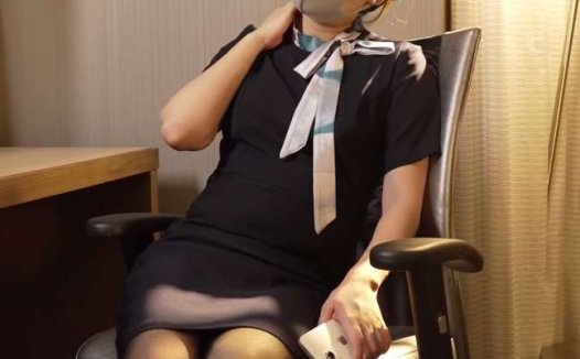 米菲兔 寂寞空姐下班后的娱乐 [1V/928M]