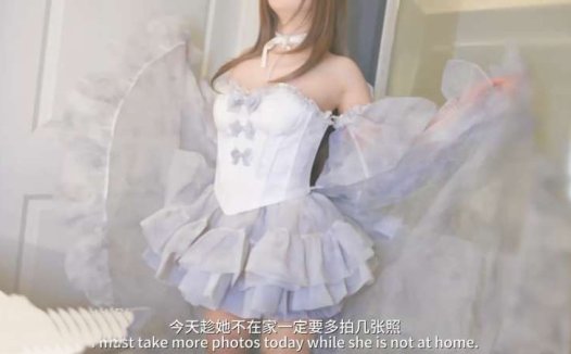 FortuneCuttie 偷穿姐姐衣服的小姨子 [1V/685M]