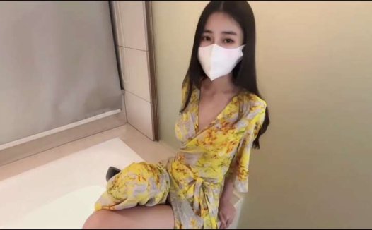 锅锅酱 黄色战袍 [1V/265M]